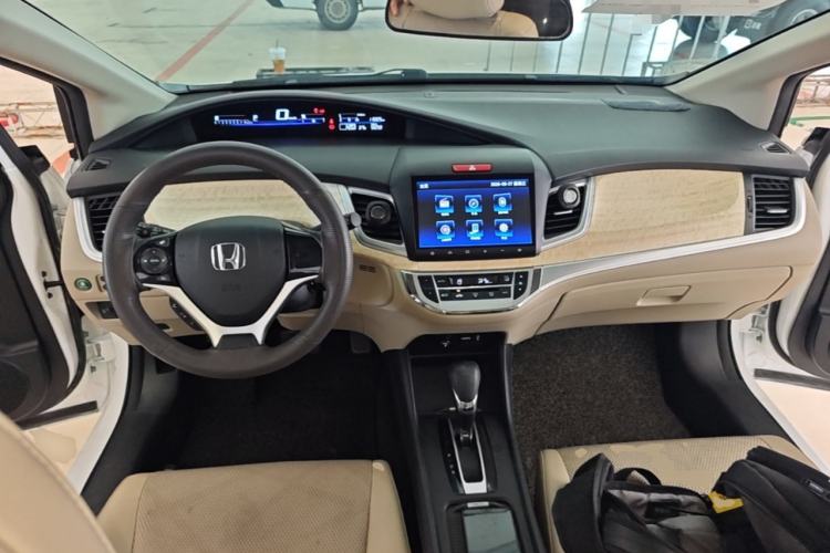 Used Honda Jade 2016 1.8L Automatic Comfort Version 5 Seats Center Console