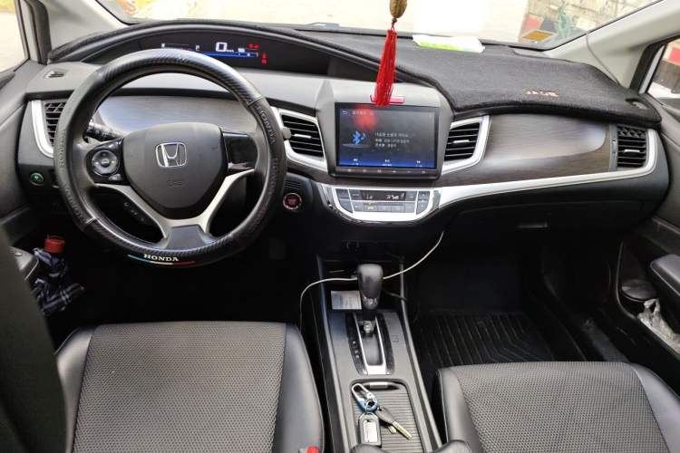 Used Honda Jade 2016 1.8L Automatic Comfort Elite Version 5 Seats Center Console