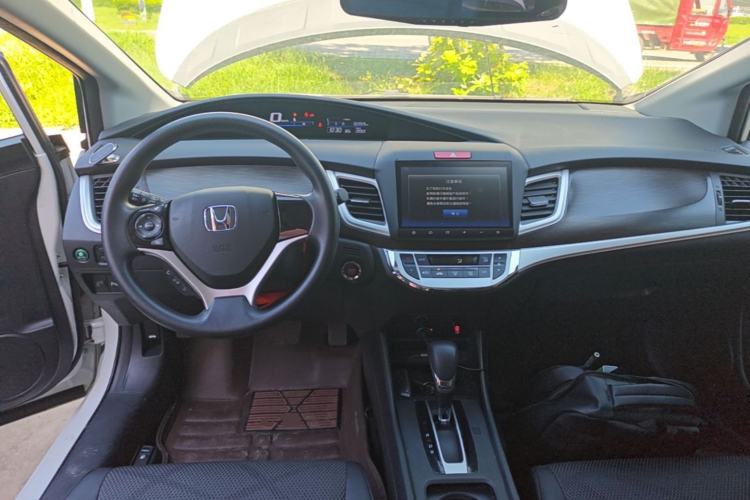 Used Honda Jade 2016 1.8L Automatic Comfort Elite Version 5 Seats Center Console