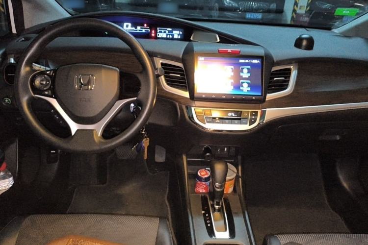 Used Honda Jade 2016 1.8L Automatic Comfort Version 5 Seats Center Console