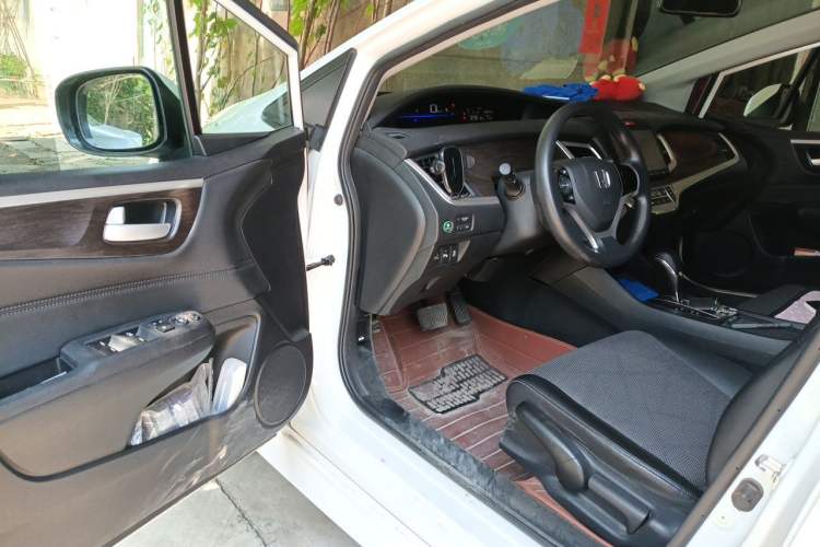 Used Honda Jade 2016 1.8L Automatic Comfort Elite Version 5 Seats Driver Seat