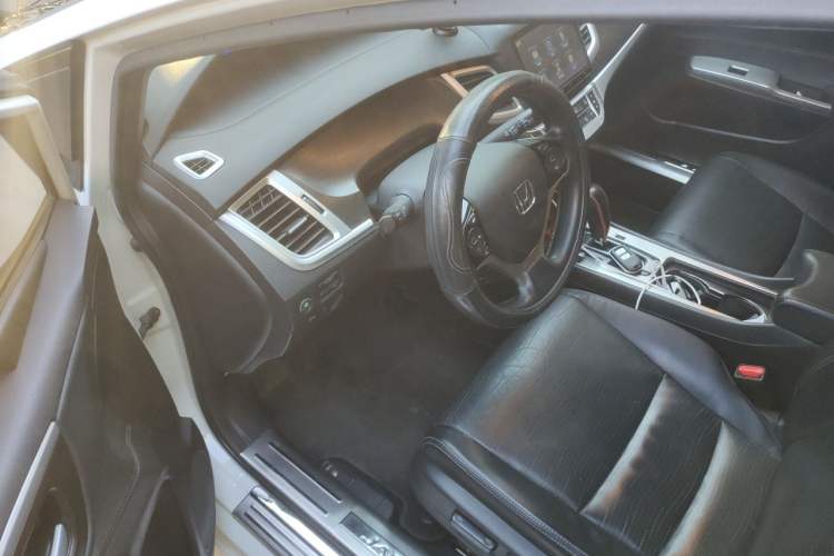 Used Honda Jade 2016 1.8L CVT Luxury Edition 5-seater Driver Seat