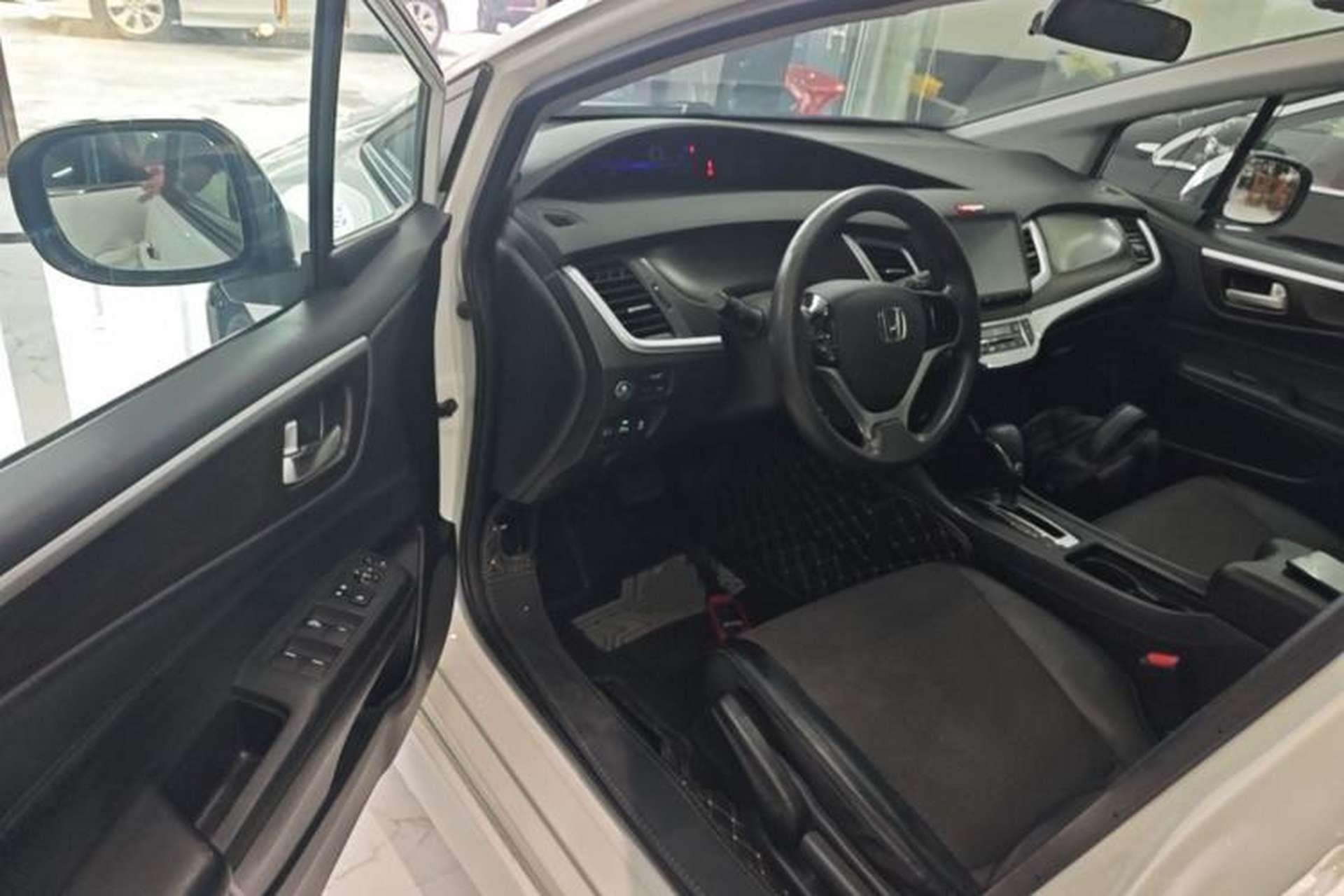 Used Honda Jade 2016 1.8L Automatic Comfort Elite Version 5 Seats Driver Seat