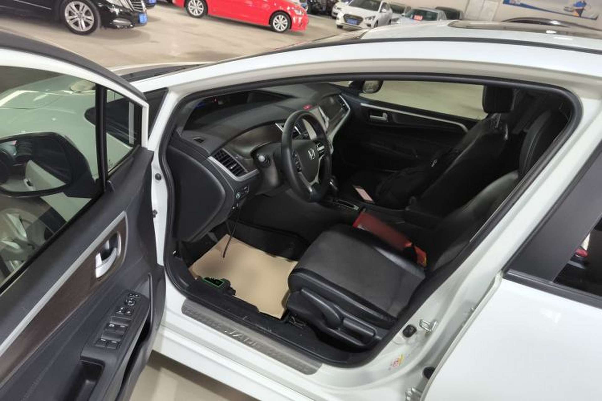 Used Honda Jade 2016 1.8L Automatic Comfort Elite Version 5 Seats Driver Seat