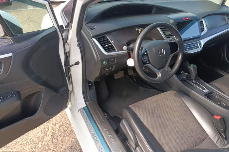 Used Honda Jade 2016 1.8L Automatic Comfort Elite Version 5 Seats Driver Seat