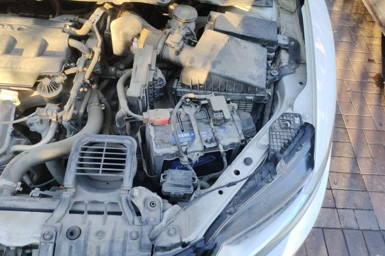 Used Honda Jade 2016 1.8L CVT Luxury Edition 5-seater Engine Bay Left