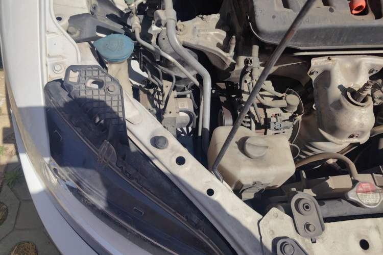 Used Honda Jade 2016 1.8L CVT Luxury Prestige Edition 5-seater Engine Bay Right