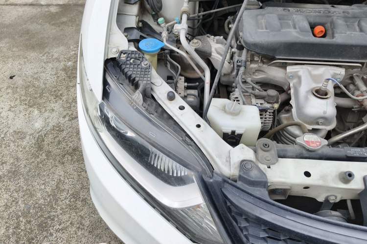 Used Honda Jade 2016 1.8L Automatic Comfort Elite Version 5 Seats Engine Bay Right