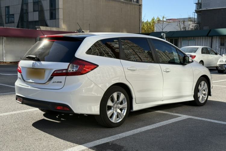 Used Honda Jade 2016 1.8L Automatic Comfort Elite Version 5 Seats Exterior 3