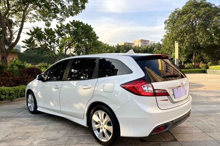 Used Honda Jade 2016 1.8L Automatic Comfort Elite Version 5 Seats Exterior 3