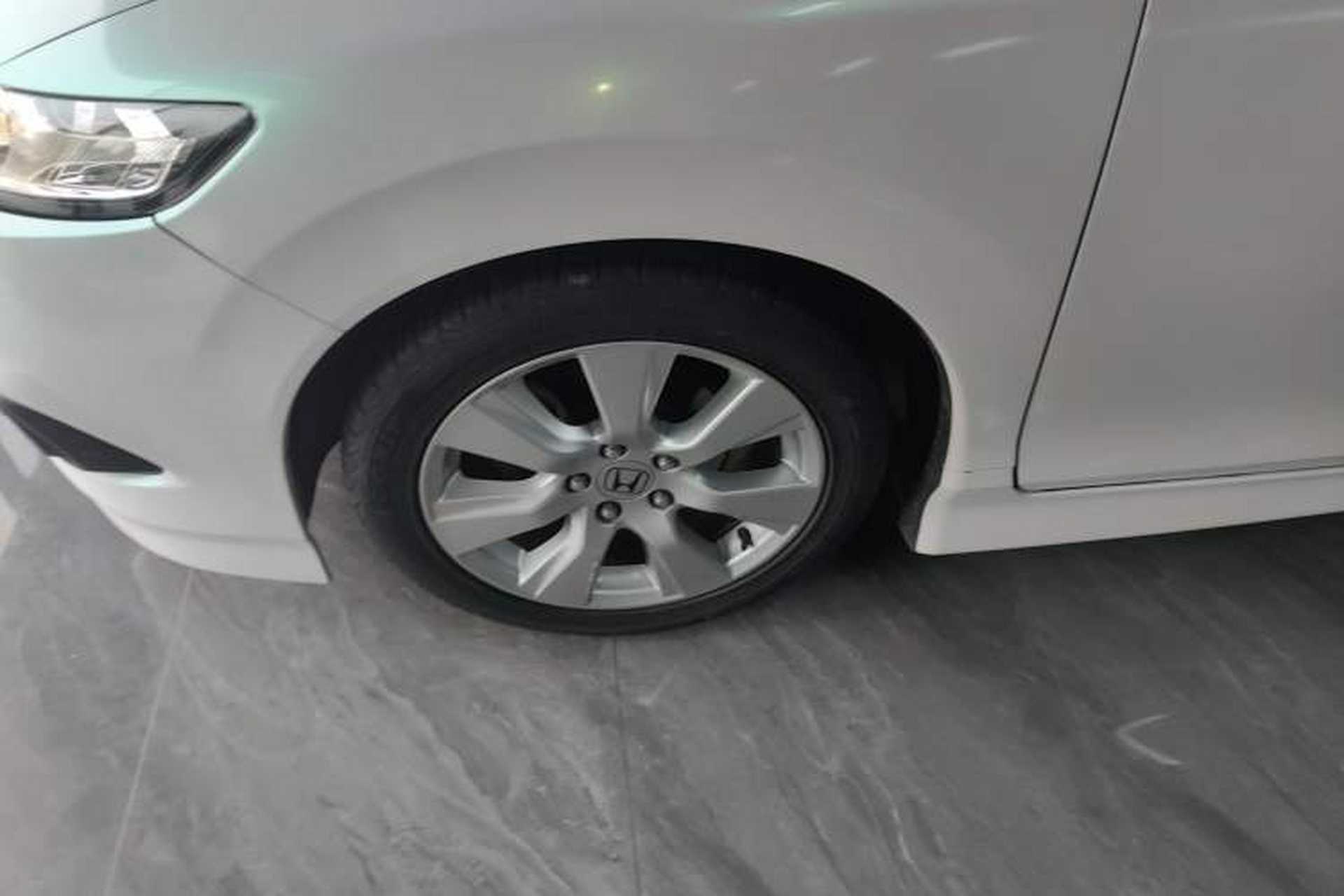 Used Honda Jade 2016 1.8L Automatic Comfort Elite Version 5 Seats Exterior 4