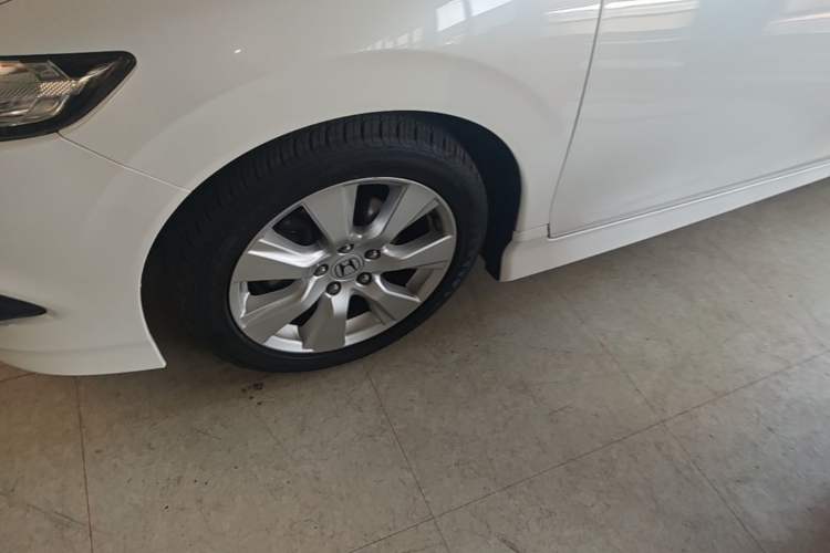 Used Honda Jade 2016 1.8L Automatic Comfort Elite Version 5 Seats Exterior 4
