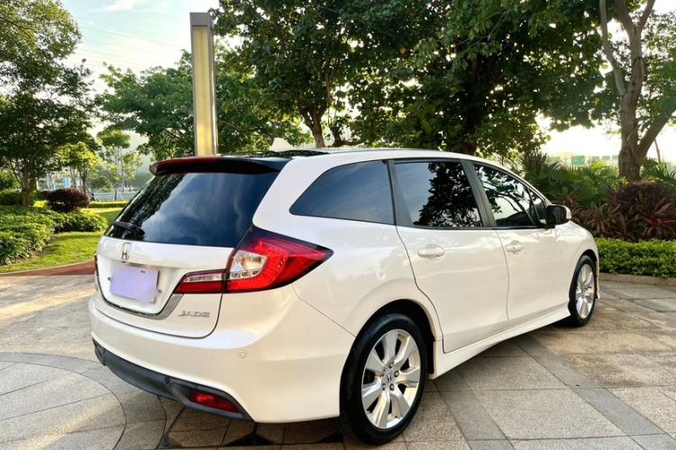 Used Honda Jade 2016 1.8L Automatic Comfort Elite Version 5 Seats Exterior 5