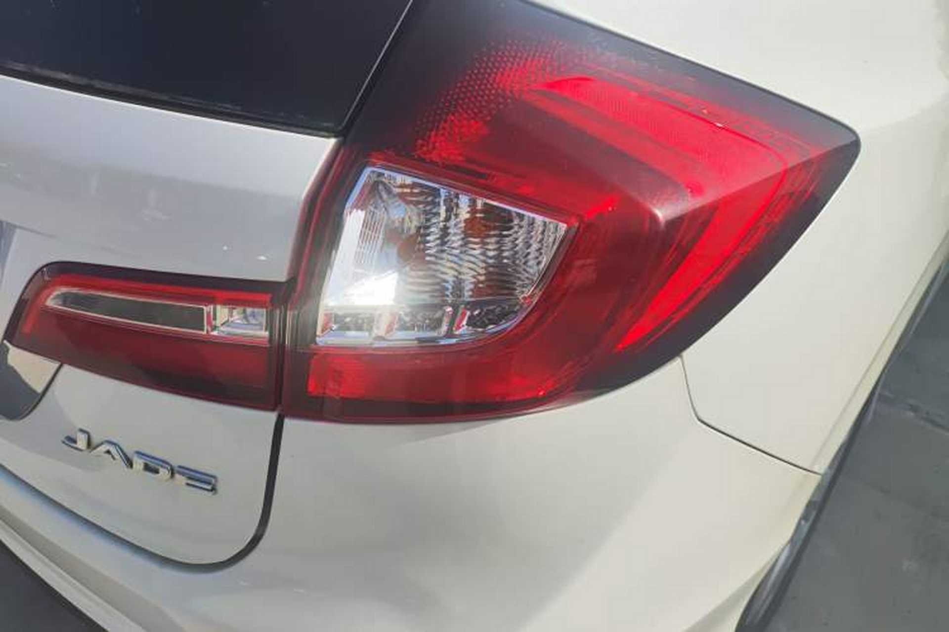 Used Honda Jade 2016 1.8L Automatic Comfort Elite Version 5 Seats Exterior 6