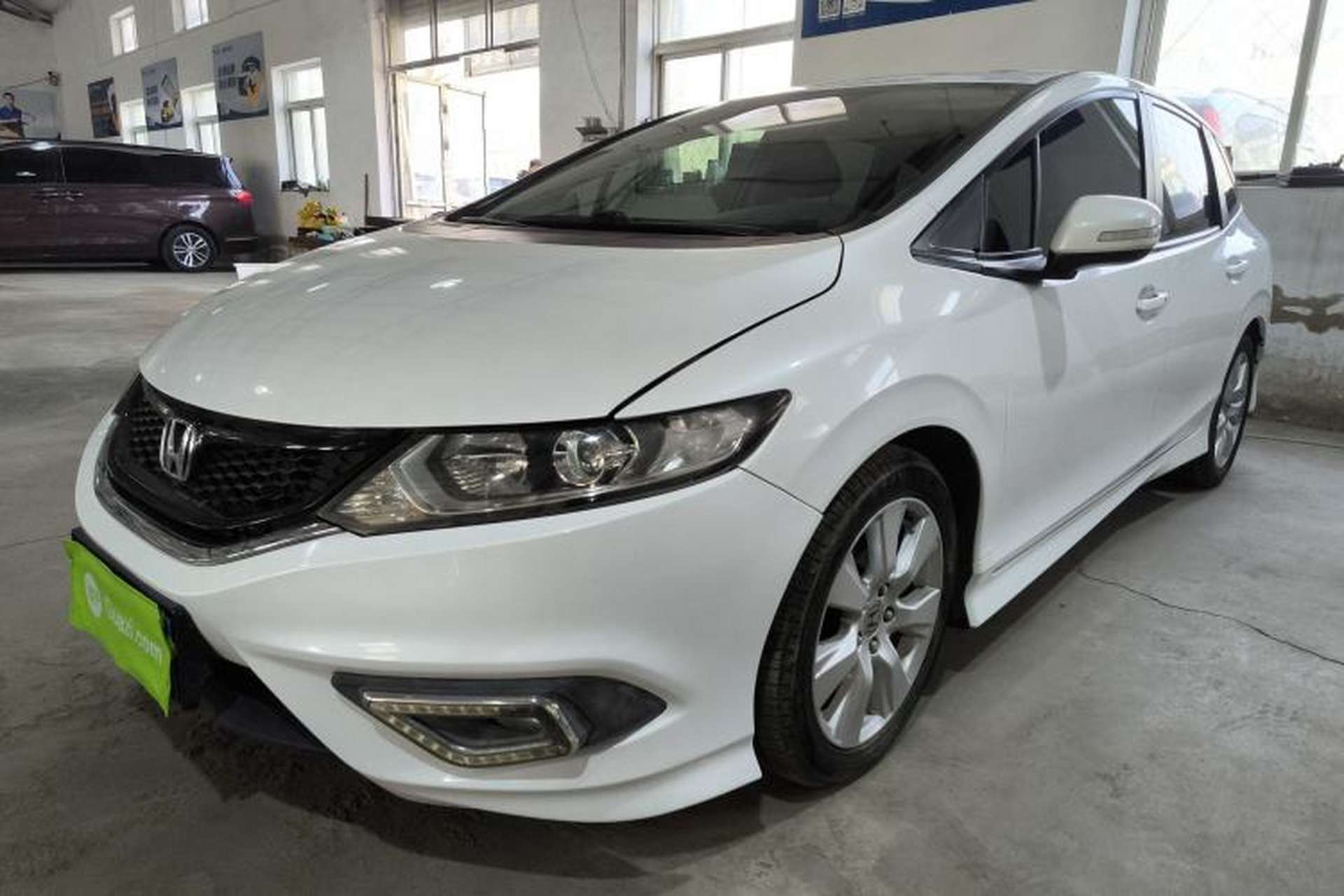 Used Honda Jade 2016 1.8L Automatic Comfort Elite Version 5 Seats Front Left 45 Deg
