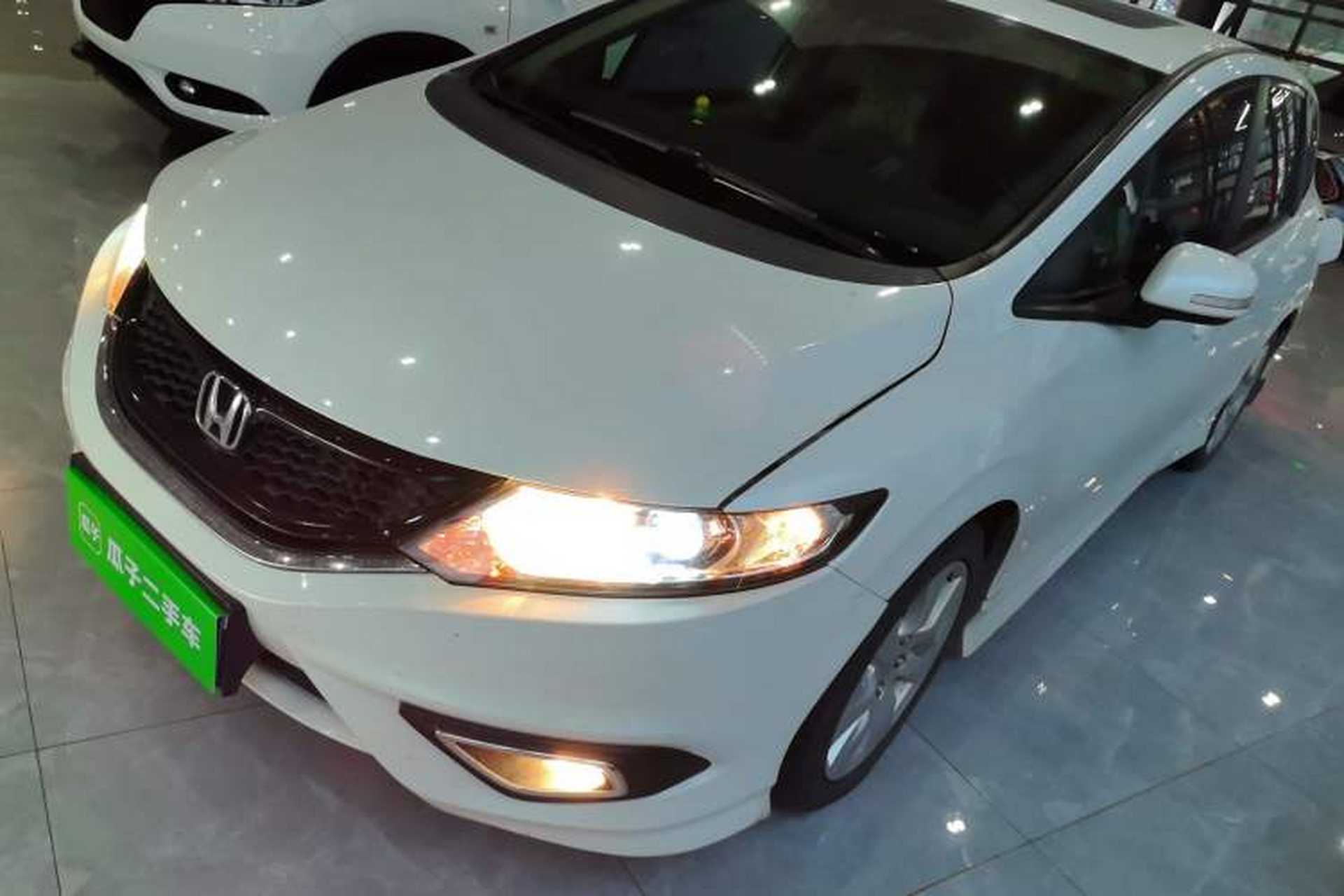 Used Honda Jade 2016 1.8L Automatic Comfort Elite Version 5 Seats Front Left 45 Deg