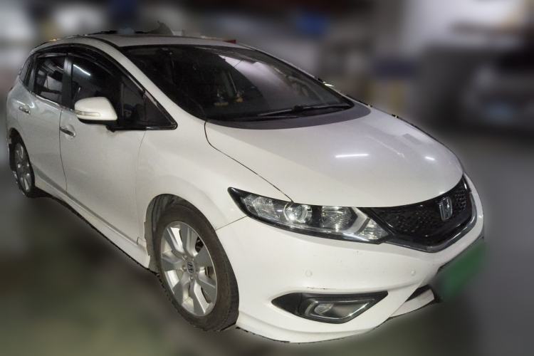 Used Honda Jade 2016 1.8L Automatic Comfort Elite Version 5 Seats Front Right 45 Deg