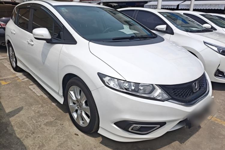 Used Honda Jade 2016 1.8L Automatic Comfort Elite Version 5 Seats Front Right 45 Deg