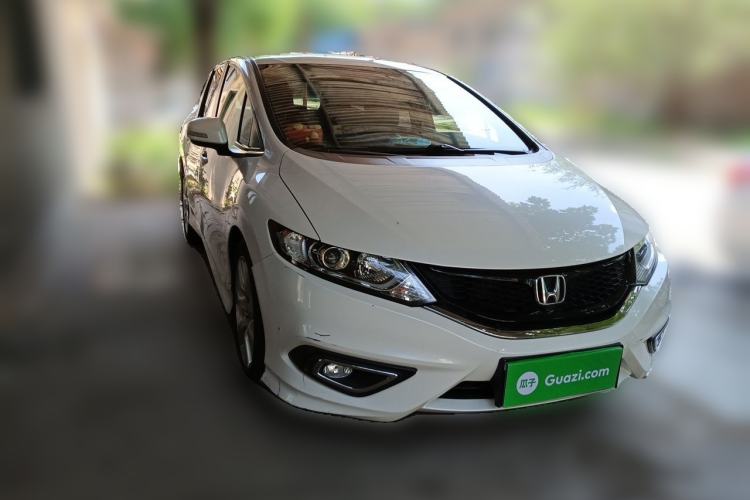 Used Honda Jade 2016 1.8L Automatic Comfort Elite Version 5 Seats Front Right 45 Deg