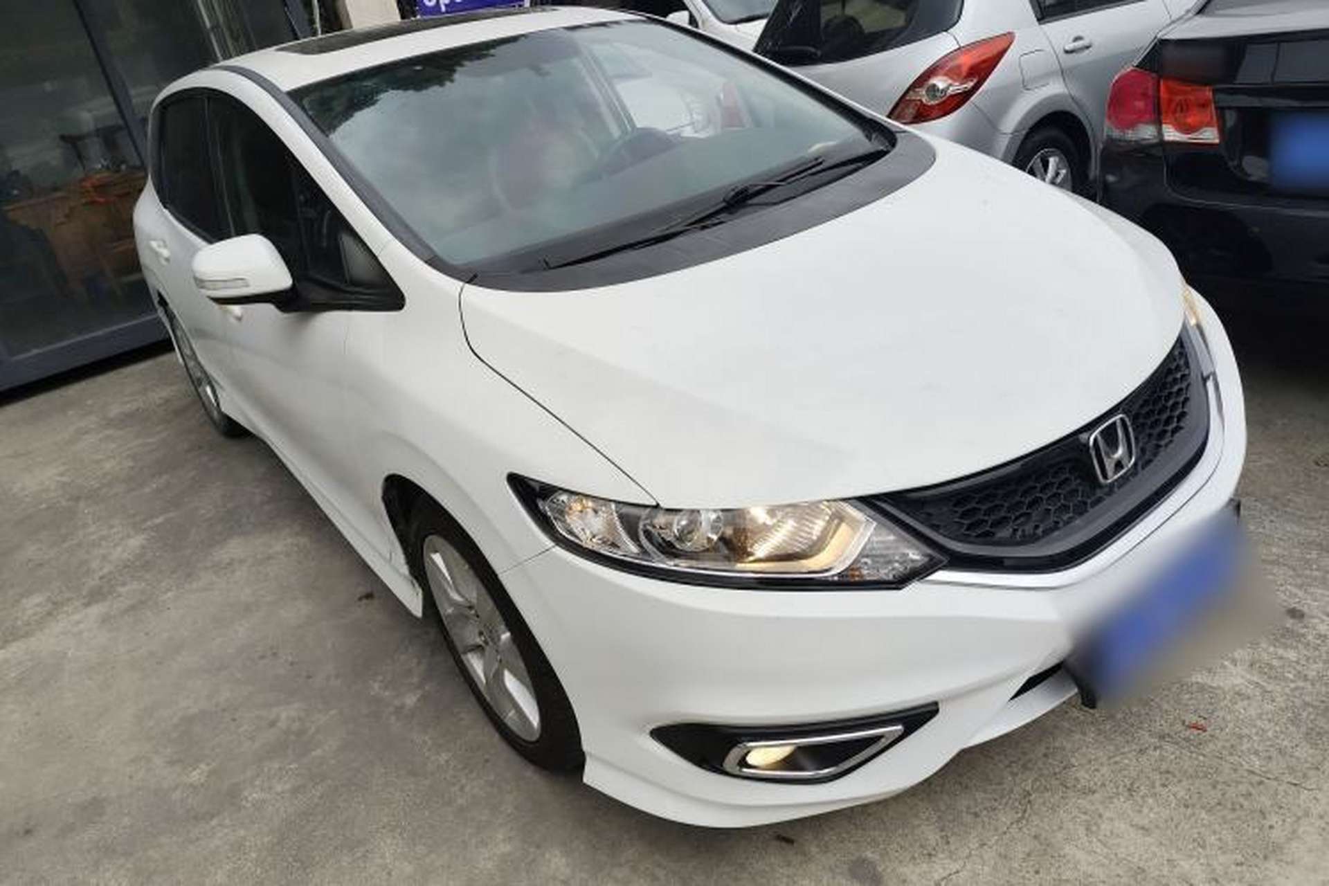 Used Honda Jade 2016 1.8L Automatic Comfort Elite Version 5 Seats Front Right 45 Deg