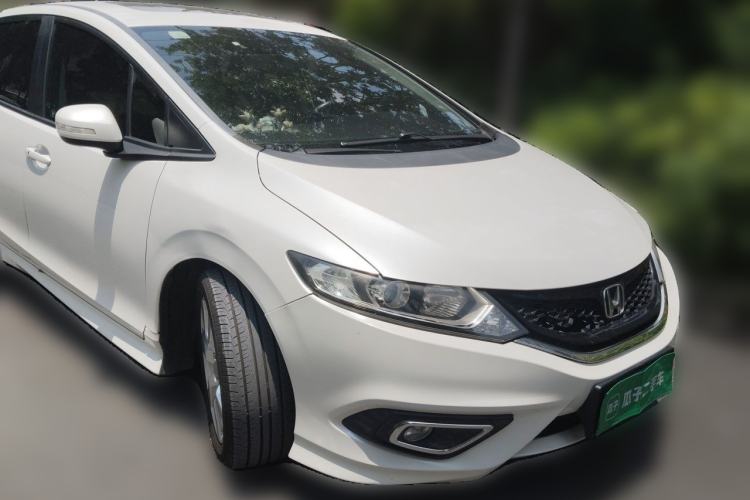Used Honda Jade 2016 1.8L Automatic Comfort Elite Version 5 Seats Front Right 45 Deg