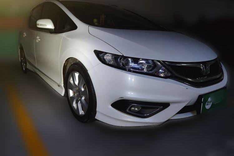 Used Honda Jade 2016 1.8L Automatic Comfort Elite Version 5 Seats Front Right 45 Deg