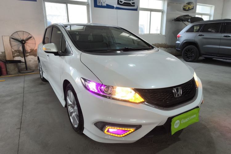 Used Honda Jade 2016 1.8L Automatic Comfort Elite Version 5 Seats Front Right 45 Deg