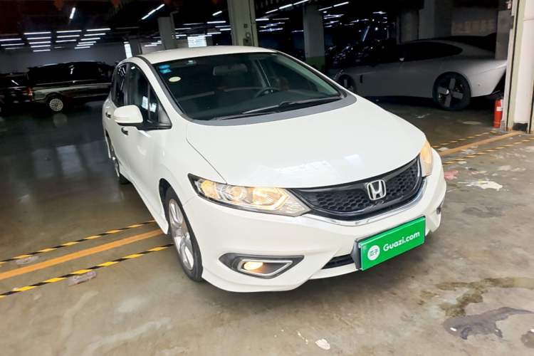 Used Honda Jade 2016 1.8L Automatic Comfort Version 5 Seats Front Right 45 Deg