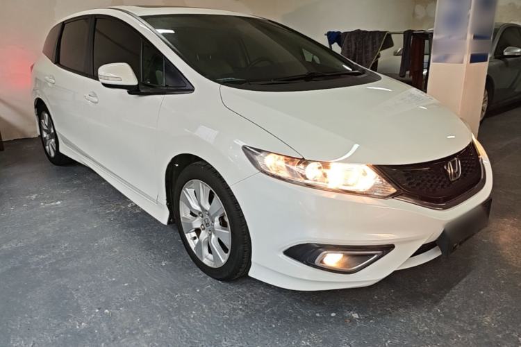 Used Honda Jade 2016 1.8L Automatic Comfort Elite Version 5 Seats Front Right 45 Deg