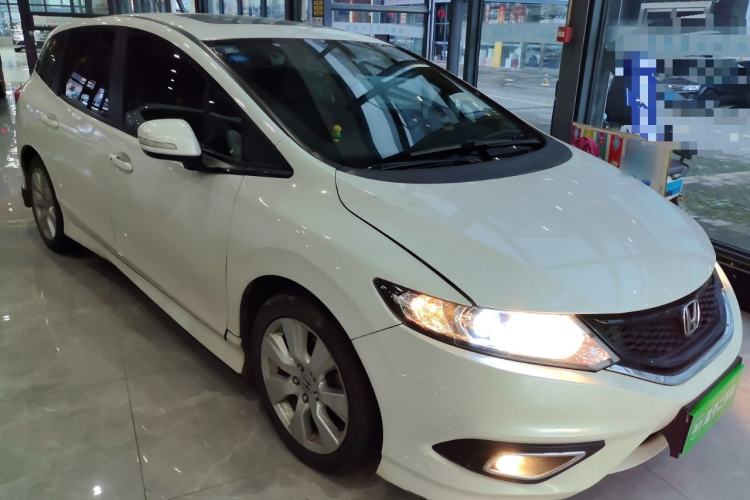 Used Honda Jade 2016 1.8L Automatic Comfort Elite Version 5 Seats Front Right 45 Deg