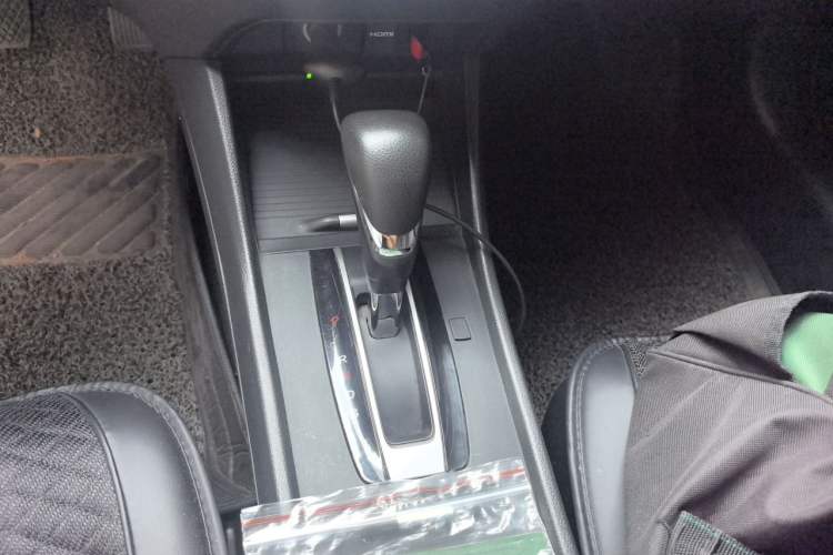 Used Honda Jade 2016 1.8L Automatic Comfort Elite Version 5 Seats Gear Lever