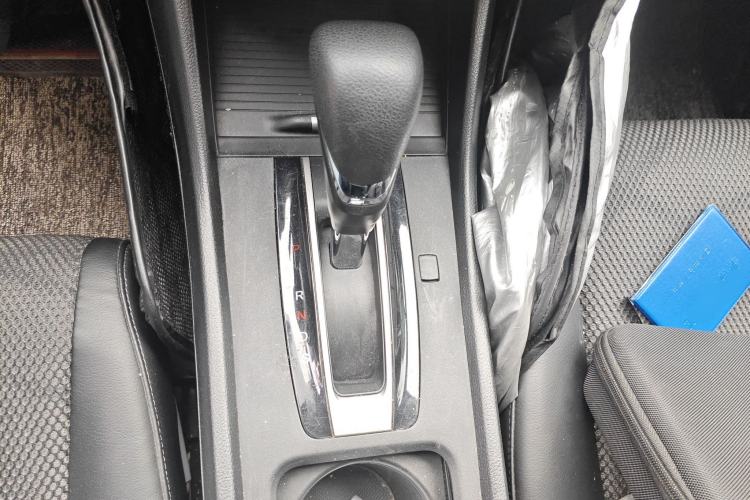 Used Honda Jade 2016 1.8L Automatic Comfort Version 5 Seats Gear Lever