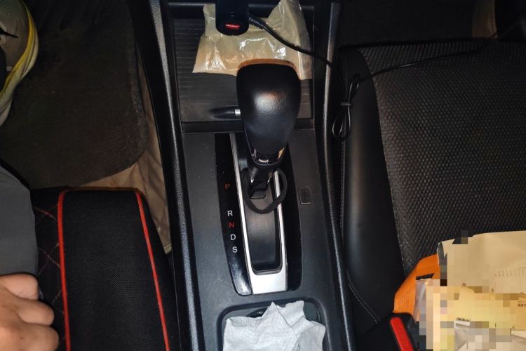 Used Honda Jade 2016 1.8L Automatic Comfort Elite Version 5 Seats Gear Lever