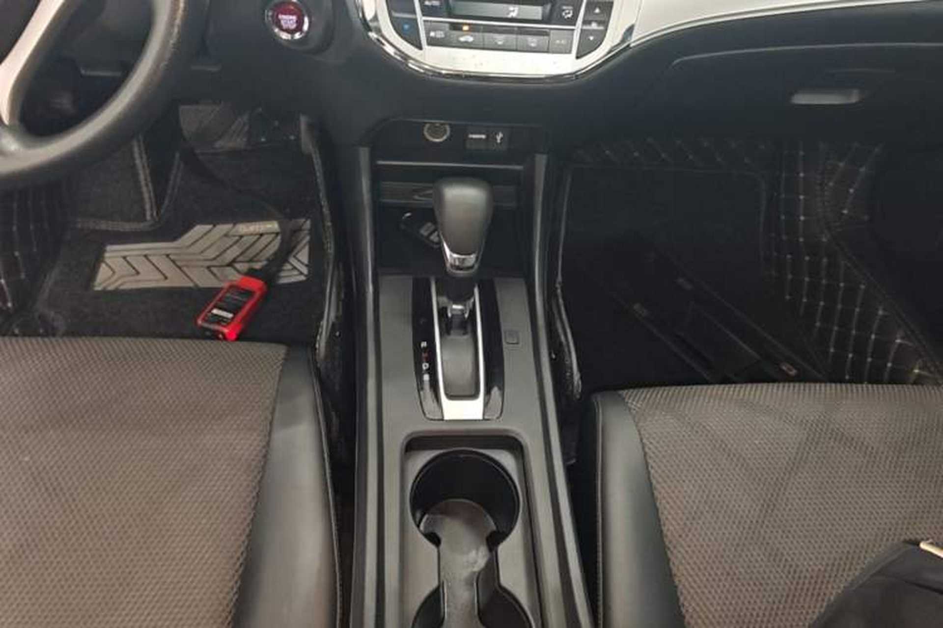Used Honda Jade 2016 1.8L Automatic Comfort Elite Version 5 Seats Gear Lever