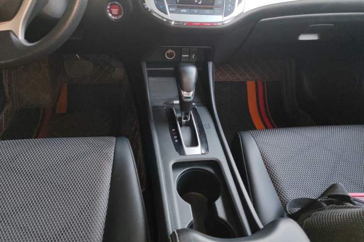 Used Honda Jade 2016 1.8L Automatic Comfort Elite Version 5 Seats Gear Lever