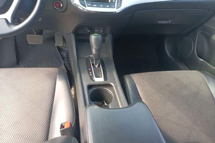 Used Honda Jade 2016 1.8L Automatic Comfort Elite Version 5 Seats Gear Lever