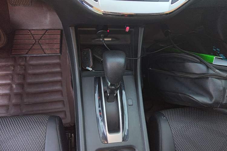 Used Honda Jade 2016 1.8L Automatic Comfort Elite Version 5 Seats Gear Lever