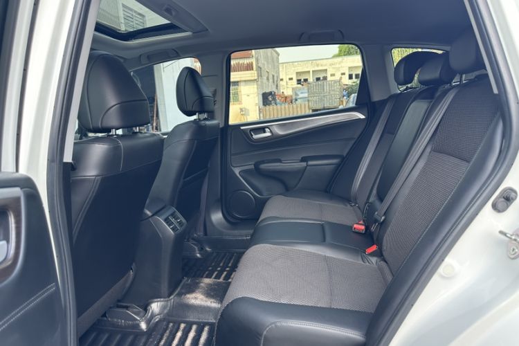 Used Honda Jade 2016 1.8L Automatic Comfort Elite Version 5 Seats Headliner