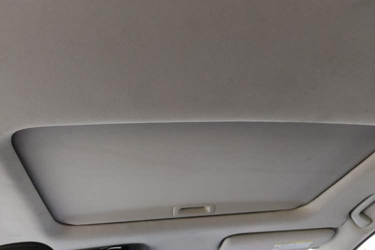 Used Honda Jade 2016 1.8L Automatic Comfort Elite Version 5 Seats Headliner