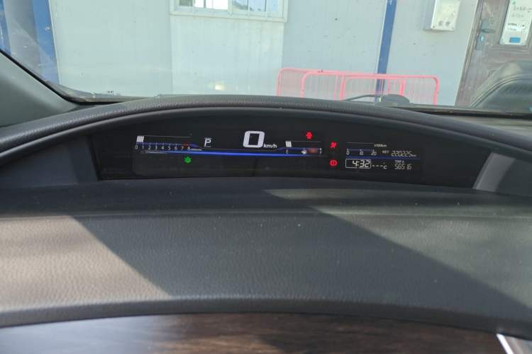 Used Honda Jade 2016 1.8L Automatic Comfort Elite Version 5 Seats Instrument Cluster