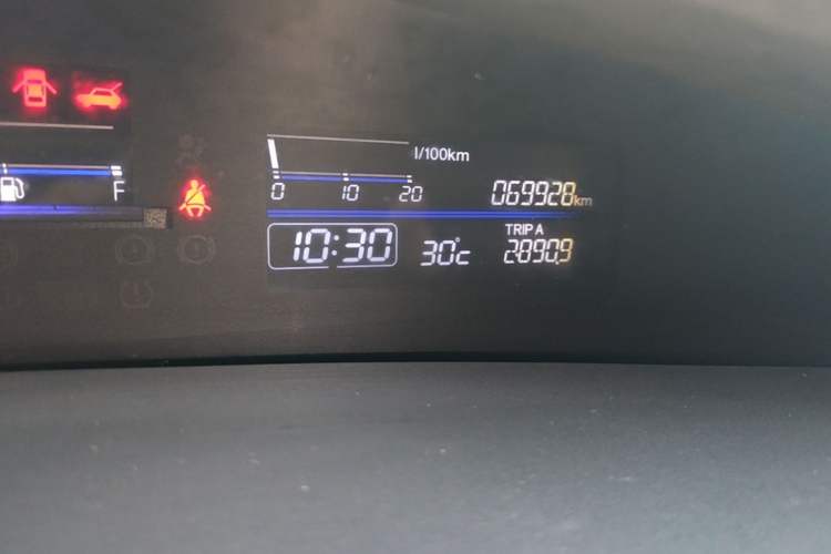 Used Honda Jade 2016 1.8L Automatic Comfort Elite Version 5 Seats Instrument Cluster