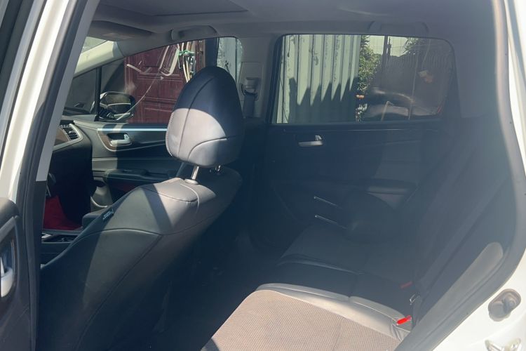 Used Honda Jade 2016 1.8L Automatic Comfort Elite Version 5 Seats Interior 1