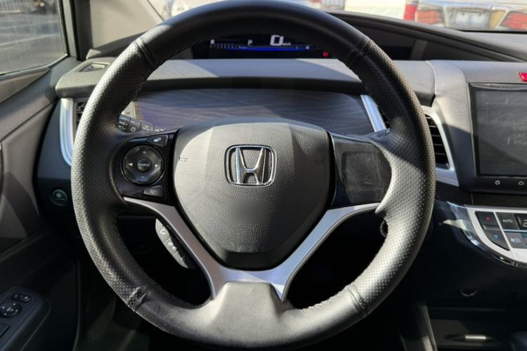 Used Honda Jade 2016 1.8L Automatic Comfort Elite Version 5 Seats Interior 2