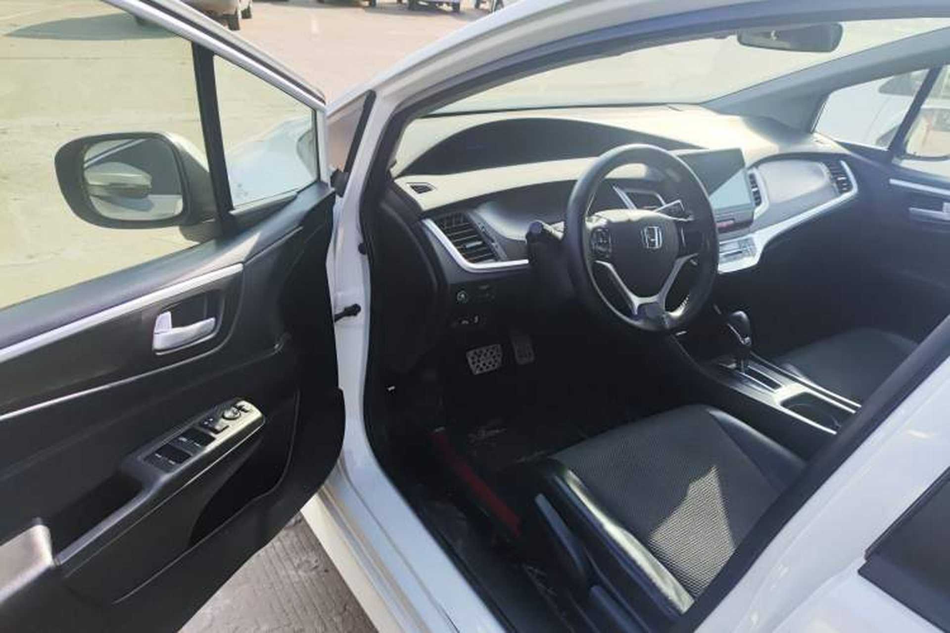 Used Honda Jade 2016 1.8L Automatic Comfort Elite Version 5 Seats Interior 3