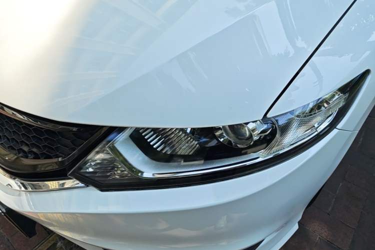 Used Honda Jade 2016 1.8L Automatic Comfort Elite Version 5 Seats Left Front Headlight