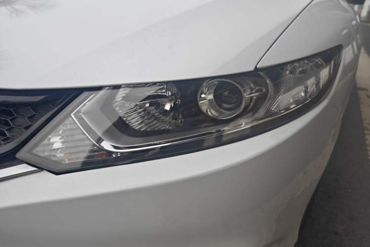 Used Honda Jade 2016 1.8L Automatic Comfort Elite Version 5 Seats Left Front Headlight