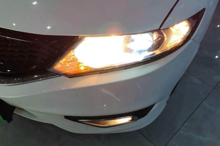 Used Honda Jade 2016 1.8L Automatic Comfort Elite Version 5 Seats Left Front Headlight