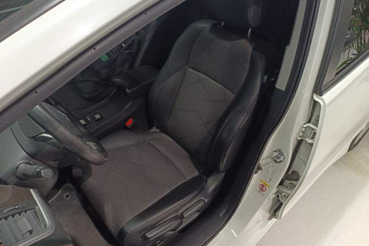 Used Honda Jade 2016 1.8L Automatic Comfort Elite Version 5 Seats Left Front Seat