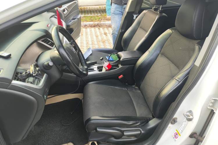 Used Honda Jade 2016 1.8L Automatic Comfort Elite Version 5 Seats Left Front Seat