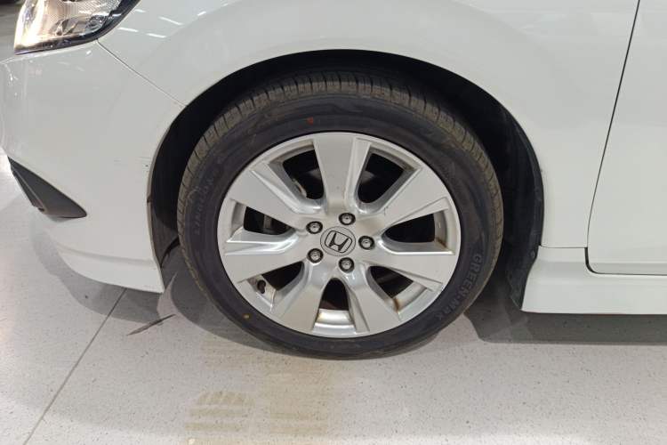 Used Honda Jade 2016 1.8L Automatic Comfort Elite Version 5 Seats Left Front Wheel Hub